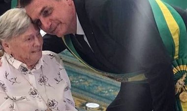 Presidente participa de missa de sétimo dia da mãe