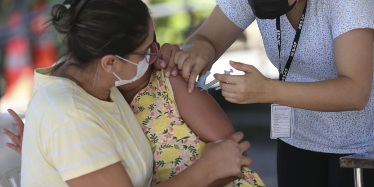 Covid-19: procura por vacina infantil no DF é grande no primeiro dia
