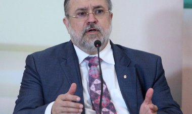 Procurador-geral da República testa positivo para covid-19