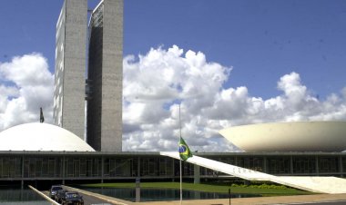 Presidentes da Câmara e do Senado discursam em sessão inaugural