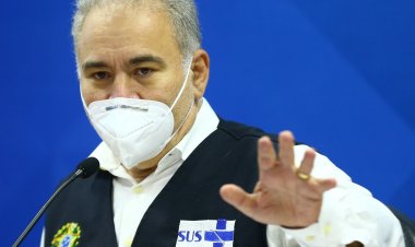 Ministro diz que governo trabalha para que pais vacinem seus filhos