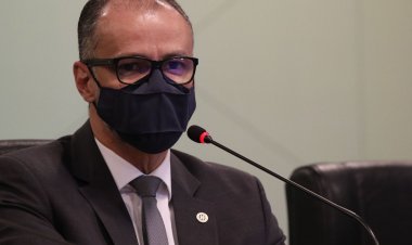 Em reunião no Senado, presidente da Anvisa defende vacina