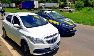 Carro roubado em Brasília é recuperado pela PRF em Leopoldina