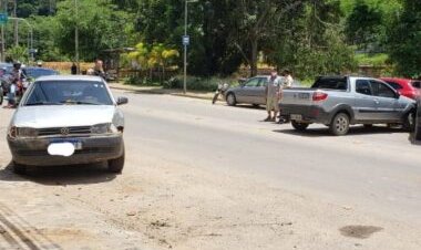 Acidente envolvendo seis veículos deixa motociclista ferido em Ponte Nova