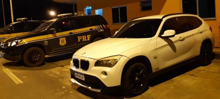 Motorista é preso com BMW clonada durante fiscalização da PRF em Leopoldina