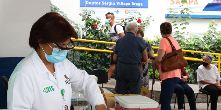 Covid-19: SP prevê aplicar quarta dose em idosos a partir de abril