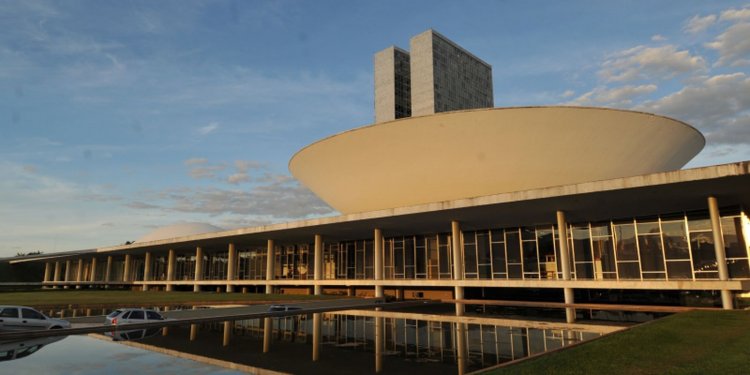 Congresso busca consenso para reduzir preço dos combustíveis, diz Lira