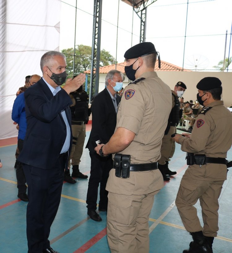 Deputado Coronel Henrique recebe homenagem no aniversário do 21º BPM de Ubá