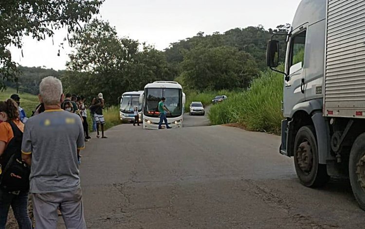 Aumenta o afundamento no trecho da MG-447 próximo a Cataguases