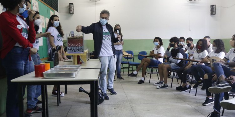 Prêmio oferece US$ 50 mil a escolas de todo o mundo