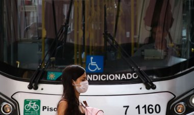 Fiocruz considera prematura retirada de máscaras e passaporte