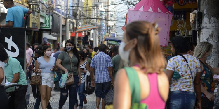 Brasil registra 672 mortes por covid-19 em 24 horas