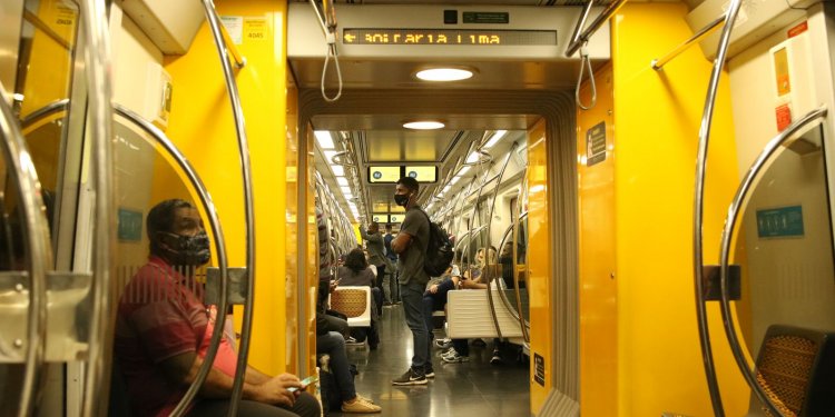 Em 24 horas, Brasil registra 216 mortes por covid-19