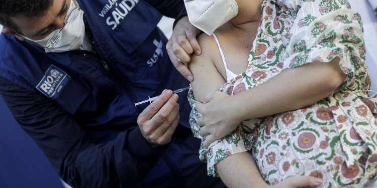 Presidente sanciona lei que prevê retorno de grávidas ao presencial