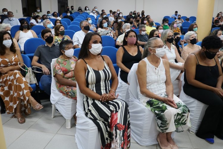 Cerimônia de entrega do título de Mérito Mulher Cidadã Irmã Marisa Costa