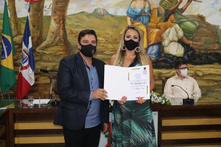 Cerimônia de entrega do título de Mérito Mulher Cidadã Irmã Marisa Costa