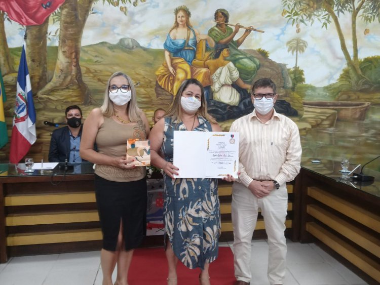 Cerimônia de entrega do título de Mérito Mulher Cidadã Irmã Marisa Costa