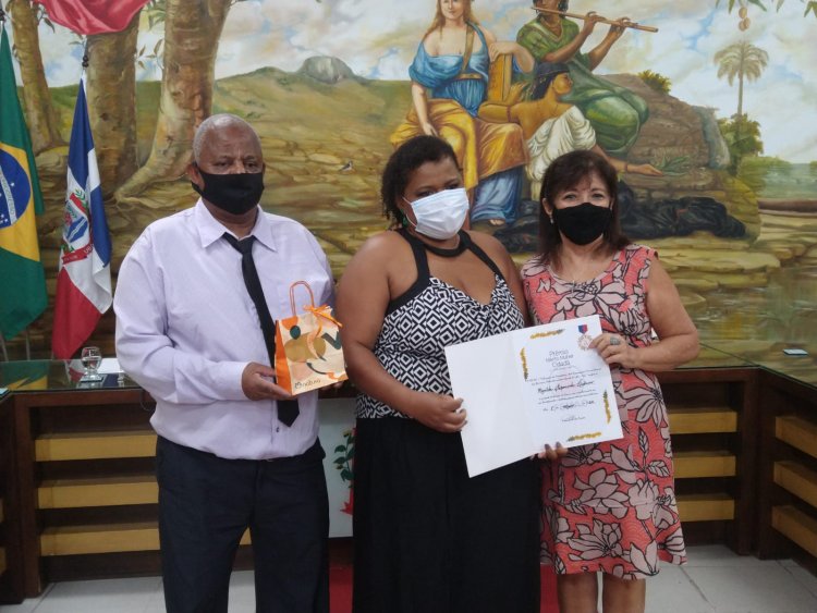 Cerimônia de entrega do título de Mérito Mulher Cidadã Irmã Marisa Costa