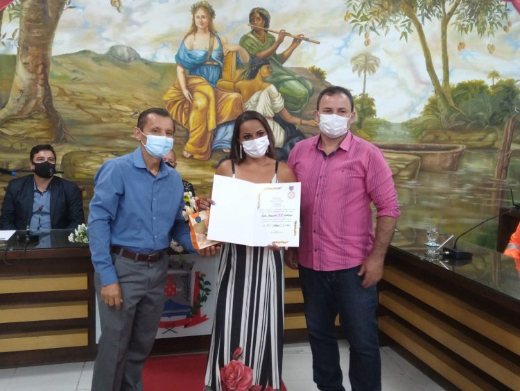 Cerimônia de entrega do título de Mérito Mulher Cidadã Irmã Marisa Costa