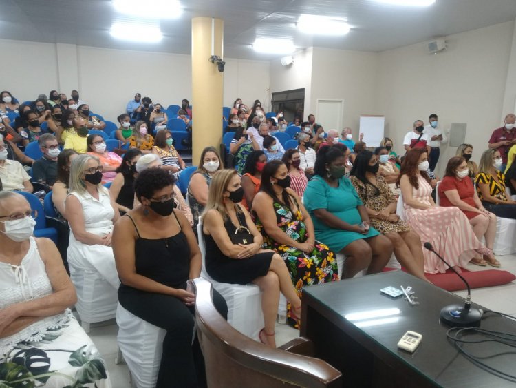 Cerimônia de entrega do título de Mérito Mulher Cidadã Irmã Marisa Costa