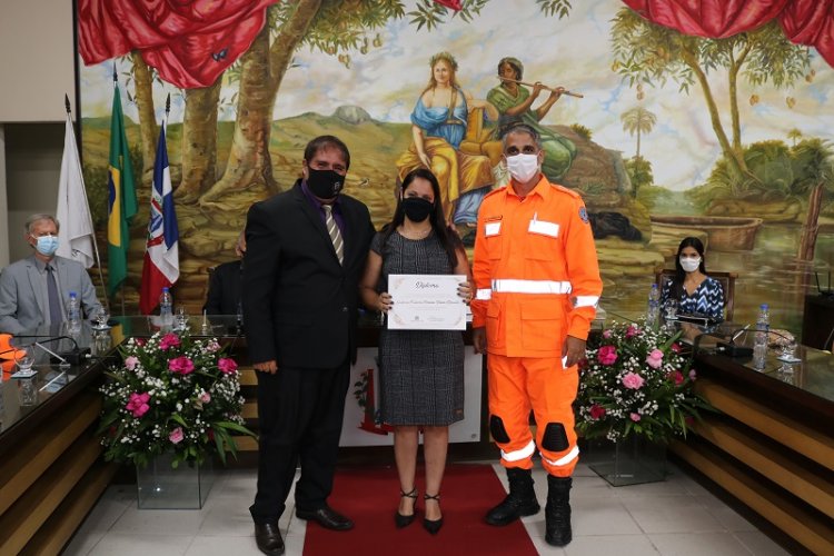 Legislativo ubaense faz homenagem a 8 Mulheres em comemoração ao Dia Internacional da Mulher