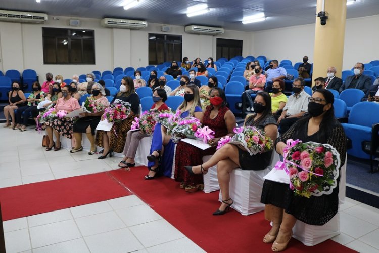Legislativo ubaense faz homenagem a 8 Mulheres em comemoração ao Dia Internacional da Mulher