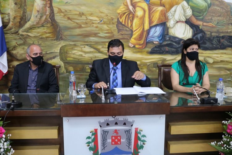 Legislativo ubaense faz homenagem a 8 Mulheres em comemoração ao Dia Internacional da Mulher