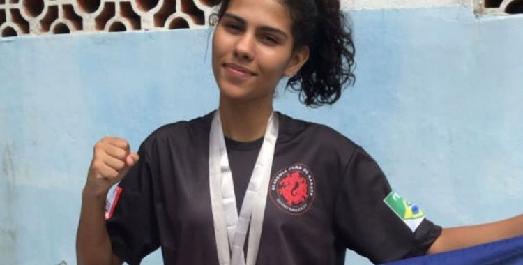 Atleta de Divinésia ganha duas medalhas em campeonato estadual de Karatê
