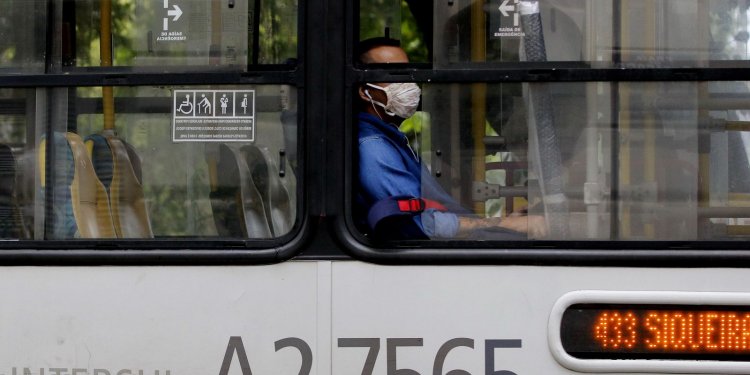 Covid-19: Brasil tem 29,8 milhões de casos e 658,9 mil mortes