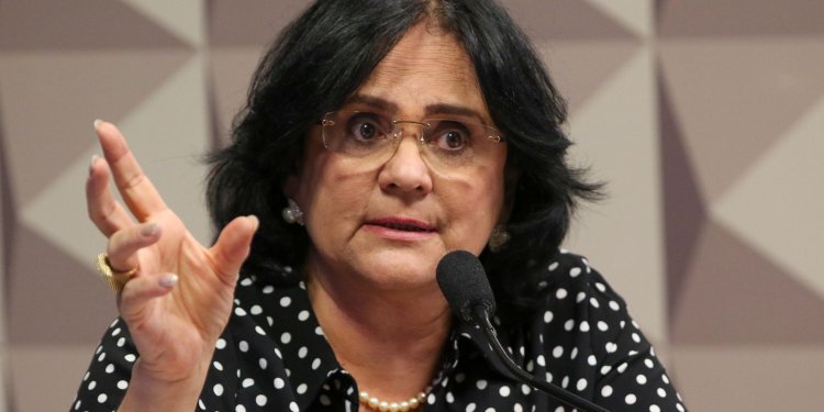 Nota sobre vacinação infantil foi deturpada, diz ministra