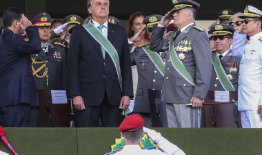 Exército está presente em momentos difíceis do país, diz presidente