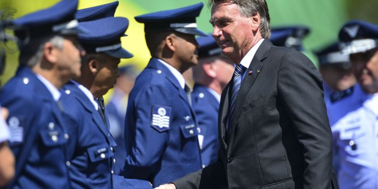 Presidente participa de solenidade de graduação de sargentos da FAB