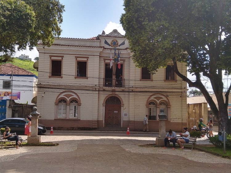 Funcionamento dos serviços públicos nos dias 21 e 22/04 em Ubá