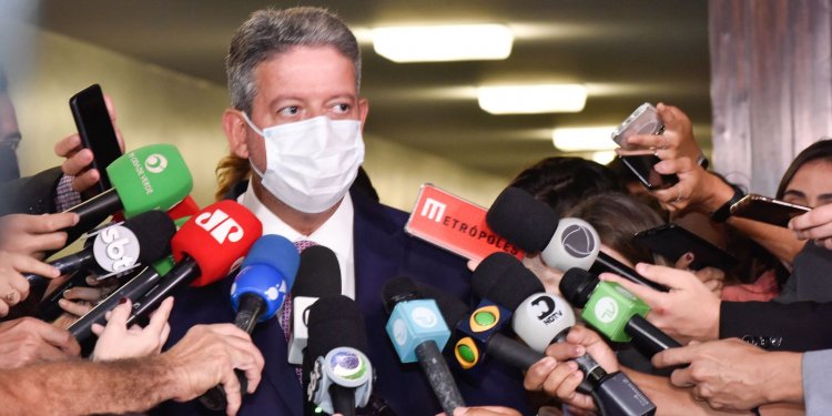 Legislativo quer dar palavra final sobre cassação de parlamentares