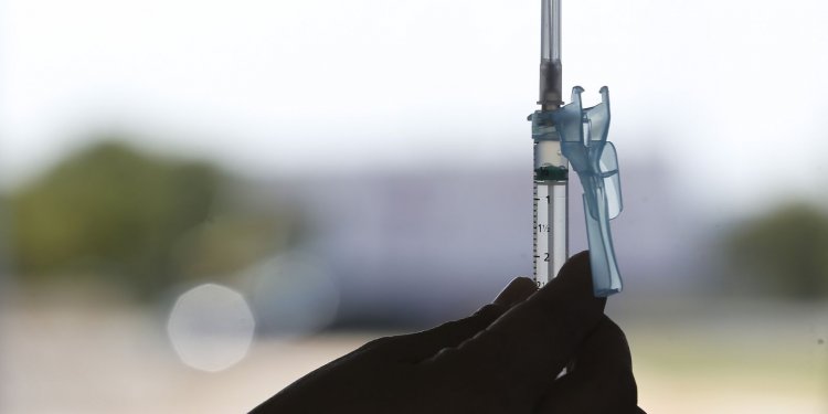 Covid-19: Brasil registra 30,3 milhões de casos e 662,5 mil mortes