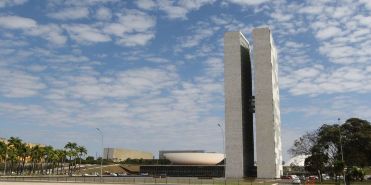 Conselho de Ética da Câmara instaura processos contra seis deputados