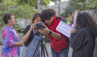 Alunos da rede pública participam de mostra de cinema na França