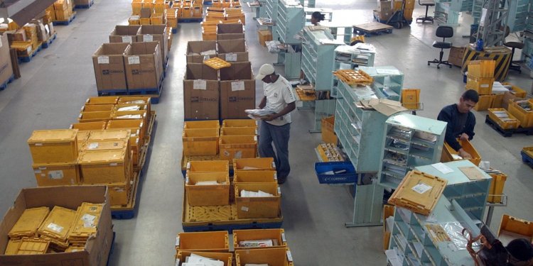 Presidente descarta taxar compra por meio de aplicativos estrangeiros