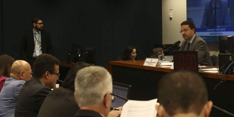 Presidente do FNDE nega influência de pastores em decisões do órgão