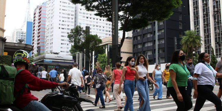 Covid-19: Brasil registra 9,7 mil casos e 132 mortes em 24 horas