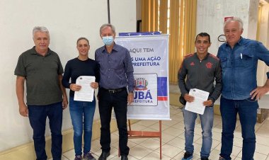 Contratos para serviço de mototáxi e moto entrega são assinados em Ubá