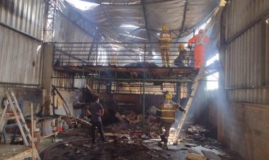 Incêndio em fábrica de estofados de Ubá