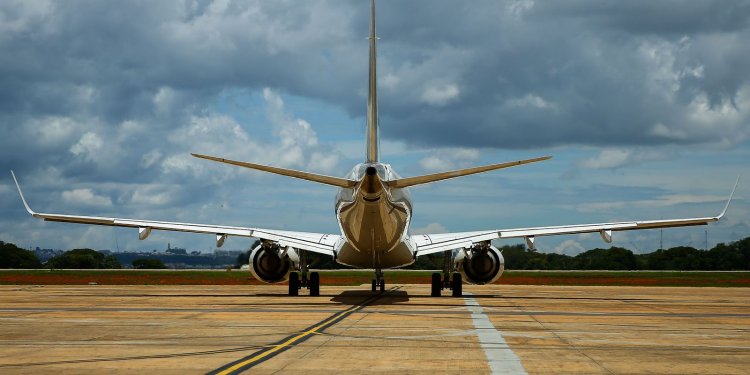 Presidente sanciona MP que reduz imposto sobre arrendamento de aviões