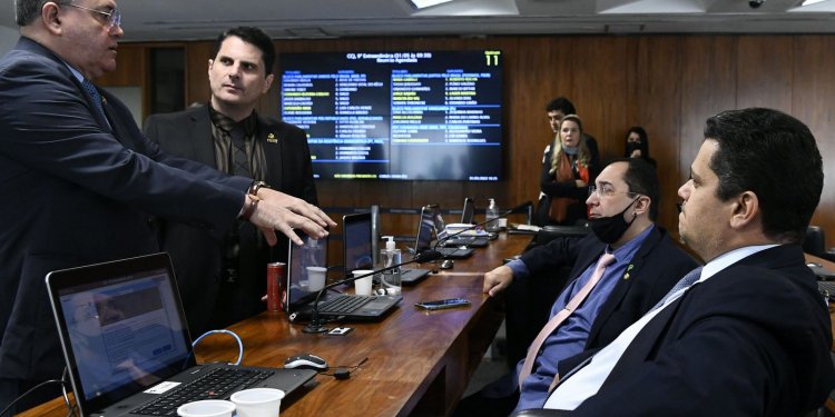 Votação da reforma tributária na CCJ do Senado é adiada