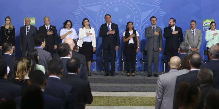 Governo lança curso com orientações sobre casamento