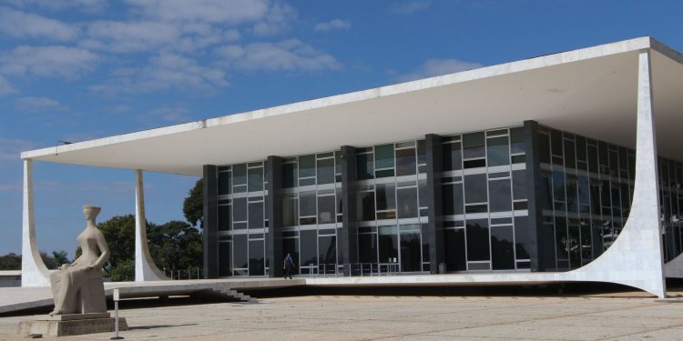 STF derruba decisão de Nunes Marques que devolveu mandato a deputado