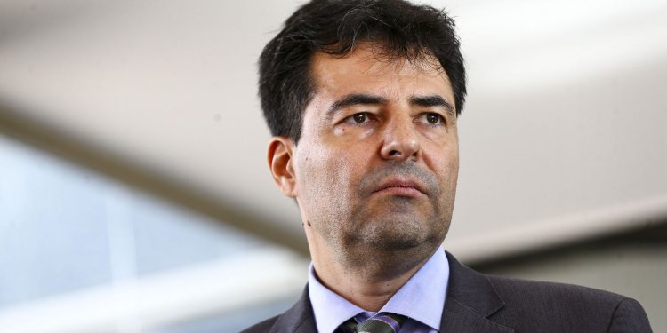 Ministro de Minas e Energia volta a defender privatização da Petrobras