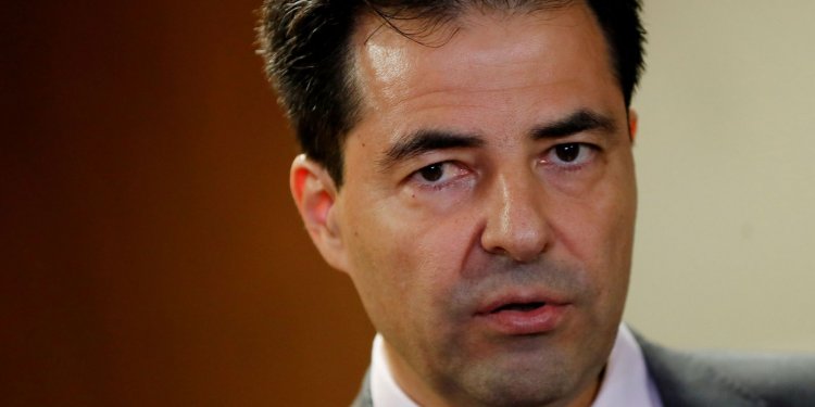 Ministro diz que governo não pode interferir nos preços da Petrobras