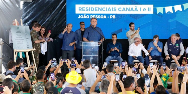 Presidente: aumento do Auxílio Brasil pode superar efeitos da pandemia