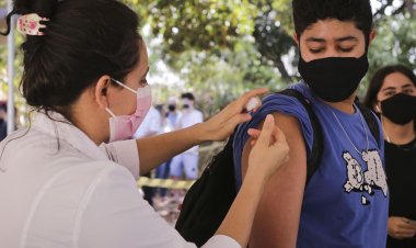 Mortes de adolescentes caem em fase crítica da terceira onda de covid